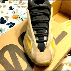 Yeezy 700 V3